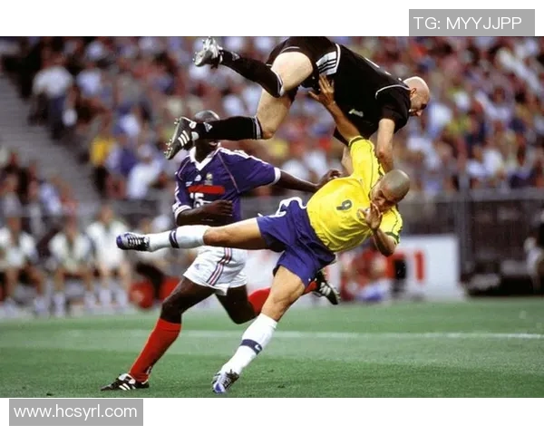 从经典到传奇足球巨星招牌动作背后的故事与激情瞬间